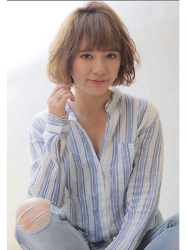 ヨロ(YoLo.) ＜ミセス マイナス6才＞シルエットが綺麗なショートボブ担当山下