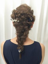 結婚式・お祭り・七五三・卒業式のヘアセットはIZUMIへ。流行のヘアアレンジから古典的なものまでお任せ☆