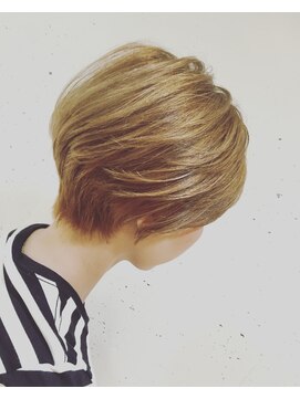 コピーヌ 高田馬場店(Copine) 透明感たっぷりのミルキーベージュ×レイヤーボブ