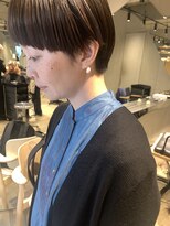 bibito マッシュショートボブ 切りっぱなし前上がりハイライト