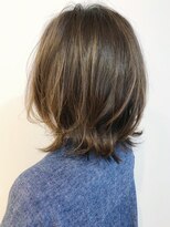 リコ(LIKO)&nbsp;大人女子に人気！くびれミディアム☆レイヤー/ウルフ/ハイライト