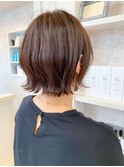 福山市美容室Caary人気 外ハネ切りっぱなし赤みカラーボブ