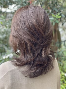 ピンキーウエスト 大人かわいいくびれミディアムウルフ20代30代40代