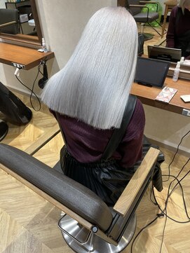 ロンド レア 天神大名店(Lond Le’a) ミルクティーベージュ/ダブルカラー/ケアブリーチ/くびれヘア