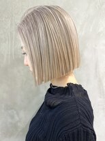 ブロンドベージュ_外ハネボブセクションカラー_ba374251