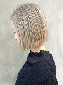 アルバム 銀座(ALBUM GINZA) ブロンドベージュ_外ハネボブセクションカラー_ba374251