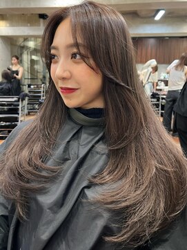 サイン 表参道(SIGN) ミディアムヘアグレージュカラーデザインカラーシルキーベージュ