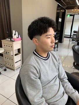 アイズ 海老名(AIZU) ショートアップバング　フェードカット　骨格矯正カット