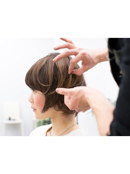 持続性・再現性にとことんこだわった骨格に基づく独自技術のカット♪ご自宅のセットで驚くこと間違いなし♪