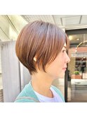 耳掛けショートボブ/襟足束感ショート/アッシュベージュ