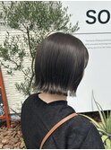 パツっとボブ×オリーブブラウン