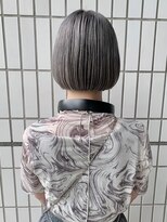 コピエ(kopje) モノトーングレー×ミニボブ