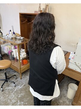 スロウ(sloe) ミディアムパーマスタイル