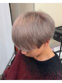 ホワイトミルクティーベージュツーブロ刈り上げマッシュ