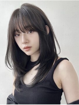 ユニカバイベル 御殿山店(unica by Belle) 黒髪でも動きのあるロングレイヤー&薄すぎないシースルーバング