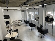 アール 高円寺(Re:R)の雰囲気（白を基調としたシンプルモダンな店内です/アール高円寺newopen）