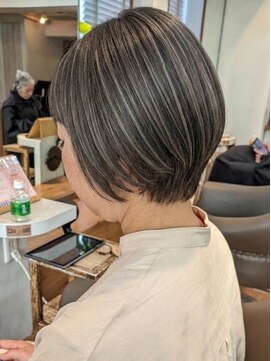 ヘアスタジオルース(HAIR STUDIO LUZ) 40代50代60代の大人ボブ/白髪ぼかしハイライト/堀江/北堀江