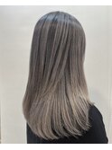 外国人風バレイヤージュ_アースカラー_くびれヘアツートンカラー