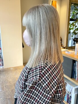 デコ(DECO) 《RYUSEI》ホワイトブロンド/ロブ/ハイトーンカラー