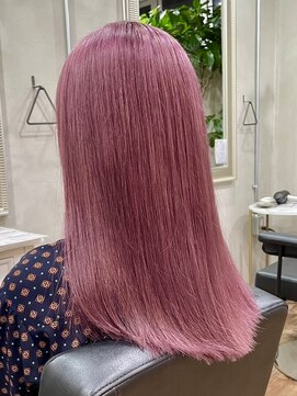 ロナバイソル(lona by SoL) 美髪ストレートカット/ピンクカラー
