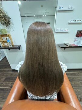 ヘアガーデン ティアラ(Hair Garden TIARA) 艶サラ髪愛されこなれストレートスタイル