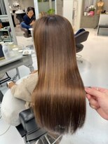 レヴ 草加店(LEV.)&nbsp;カーキベージュ魅力倍増カールセミディ