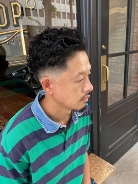 フォーコーナーズ(Four Corners) フェードカット