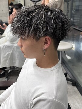 イーラ(era) ツイストスパイラルパーマメッシュマッシュ刈り上げ眉毛