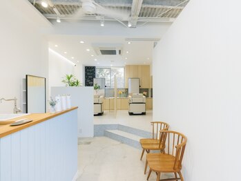 ブーケブラン(BOUQUET BLANC)の写真/半個室空間◎AIミラー、頭皮ラボで科学的根拠に基づいたカウンセリングでパーソナルなご提案◎