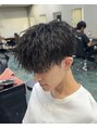 ウィンドバイシエル(WIND by CIEL) 縦落ちツイスパも難波で1番上手いです、髪質で切り方変えてます