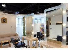 ビファインクーアヴェダ(Be fine coo AVEDA)の雰囲気(3階はソファーもあり、お子様と一緒にご利用可能です!)