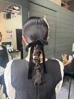 マーシュ(marshu) お呼ばれヘア ~タイトあみ下ろし~【Hikaru】