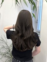 フィオ(fio)&nbsp;【fio フィオ】オリーブグレージュ × レイヤーカット