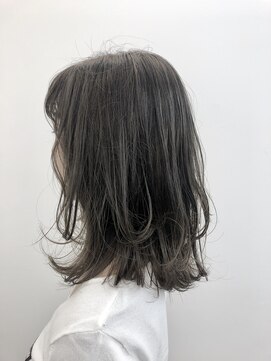 オーストヘアーリリー 京橋(Aust hair Rilly) Austカット+Wカラー×クリアグレー