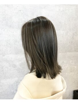 オリ(‘Oli) グレイアッシュハイライト