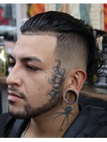 スピナーバルベアリーア(SPINNER BARBERIA)&nbsp;トップを伸ばしている方にオススメのスリックバックススタイル