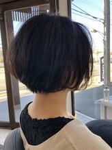 オピ(O.p.i.) 軽くて綺麗なシルエットのショートボブ(^^)