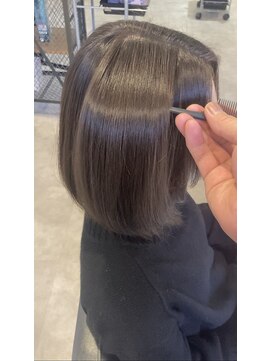 ナンバー(number+) 20代30代40代大人可愛い髪質改善小顔艶感ミディグレージュ