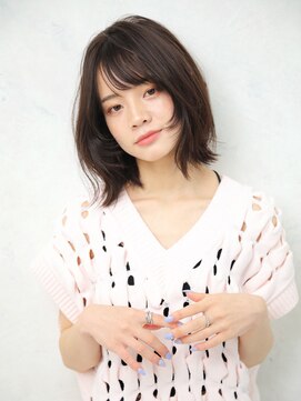 クリスタルマジックジョマジョマ(CRYSTAL MAGIC JYOMA JYOMA) くびれレイヤーボブ