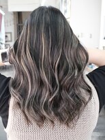 マリアナ(Mariana)&nbsp;ハイライトショートヘアレイヤーカットダブルカラー