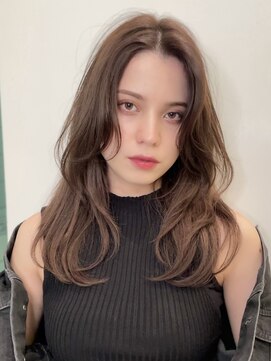 トイ(TOI) ミディアムヘアー/レイヤーカット