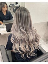 シエラ 南船場(CIERA.)&nbsp;ウェーブミディアムショートボブ 前髪なしブリーチなしカラー