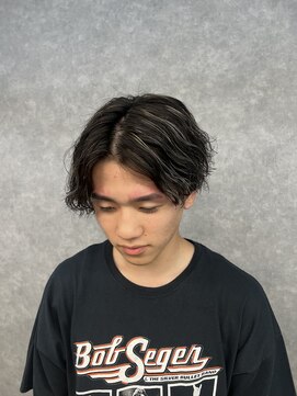 メンズサロン キング 梅田店(Men’s salon K!ng) ホワイトメッシュ/ツイスト/ツイスパ/パーマ/メンズ/眉毛