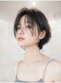 アッシュブラウンのニュアンスバングショート