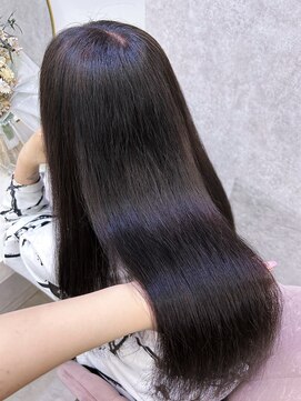 ラビス(Lovis) ミディアム/暗めカラー/デザインカラー/フェイスフレーミング