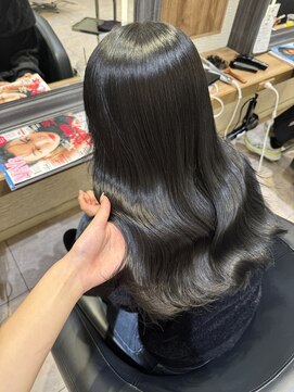 ケンジ 横須賀中央(KENJE) ツヤ感たっぷりの大人ダークカラー