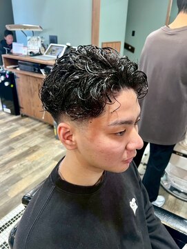 スタンドバーバー 柏(STAND BARBER) MEN’S HAIR/波巻きツイストスパイラル/リバースセンターパート