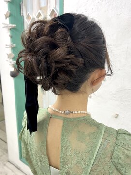 メカマハロジャミング(Me Ka Mahalo Jammming) 高めアップ/アップスタイル/ヘアセット/ヘアアレンジ/リボンヘア