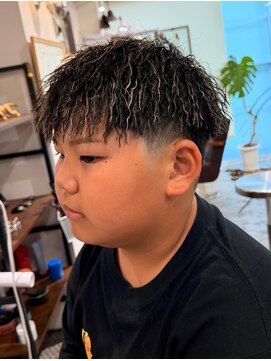 メゾンフォーメン 心斎橋店(Maison for men) キッズカット テーパーフェード パイルツイストパーマ