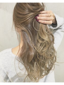 アライブ ハラジュク(ALIVE harajuku) 【ALIVE原宿】☆ハイライト+グラデーションでアッシュベージュ☆